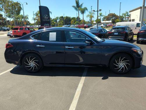 2018 INFINITI Q70 3.7 LUXE