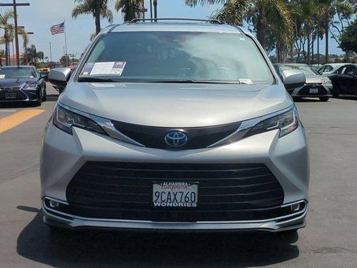 2022 Toyota Sienna XLE 7 Passenger