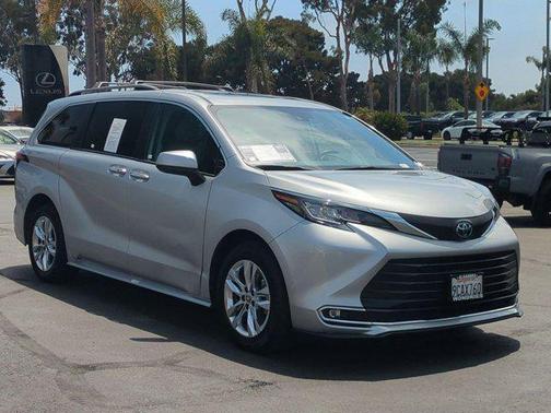 2022 Toyota Sienna XLE 7 Passenger