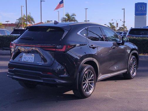 2025 Lexus NX 350h Premium