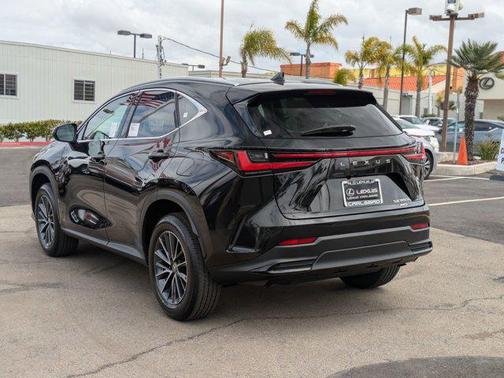 2025 Lexus NX 350h Premium