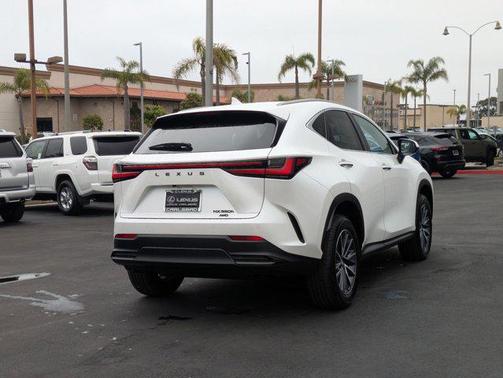 2025 Lexus NX 350h Premium
