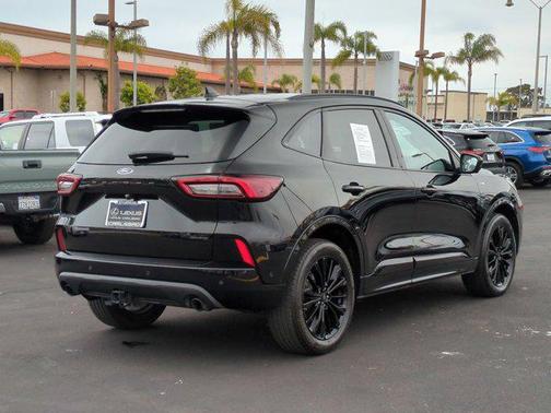 2023 Ford Escape ST-Line Elite