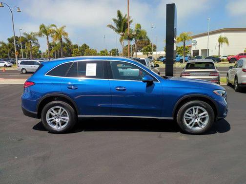 2025 Mercedes-Benz GLC 300 Base