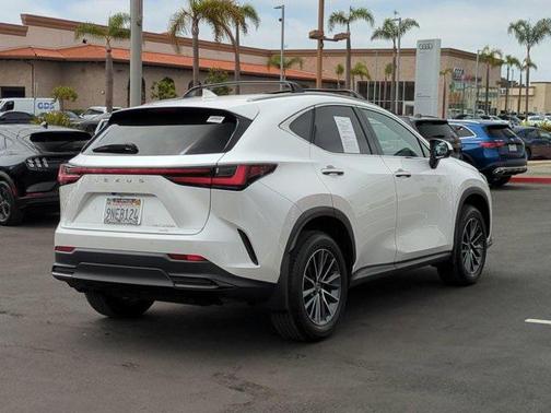 2025 Lexus NX 350h Premium