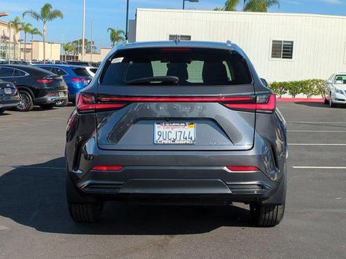 2025 Lexus NX 350h Premium