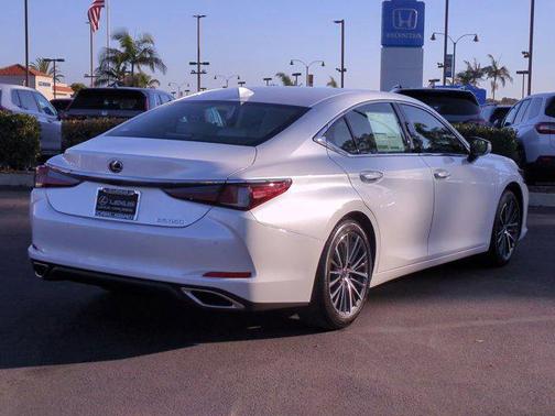 2025 Lexus ES 350 Base