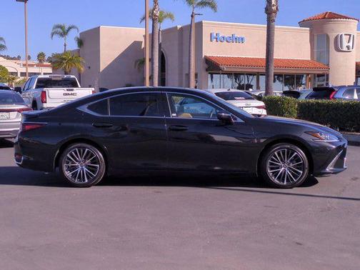 2024 Lexus ES 300h Base