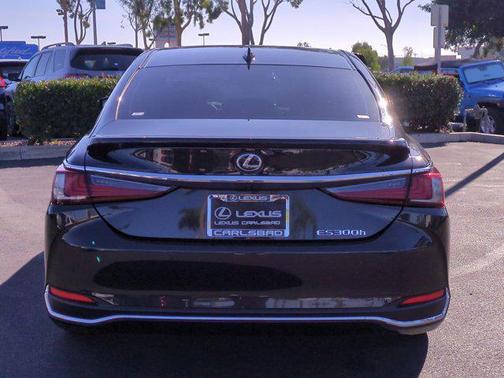 2024 Lexus ES 300h Base