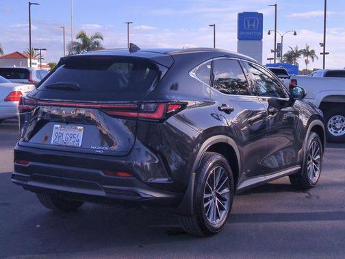 2025 Lexus NX 350h Premium