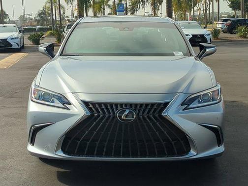 2025 Lexus ES 300h Base