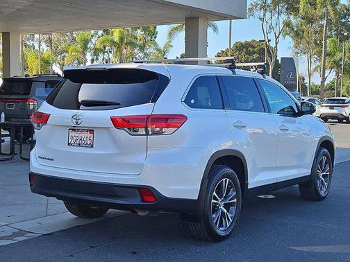 2019 Toyota Highlander LE I4