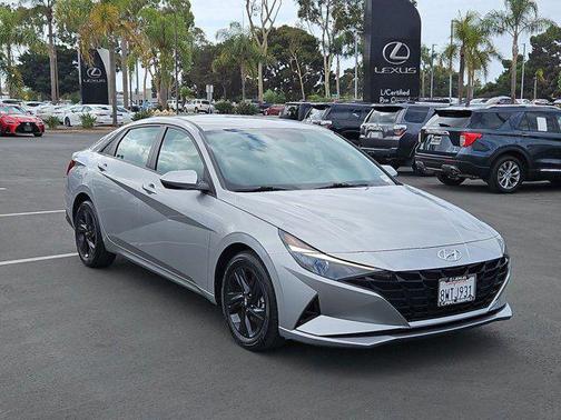 2021 Hyundai ELANTRA SEL