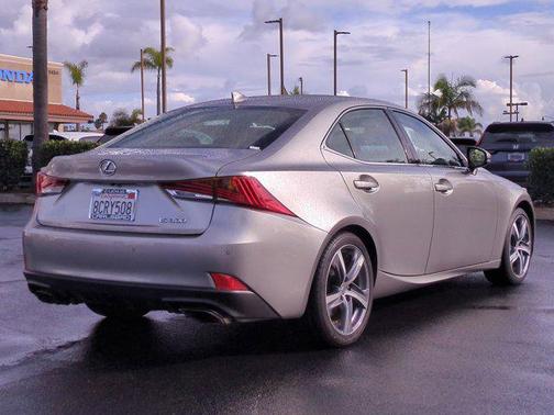 2018 Lexus IS 300 Base