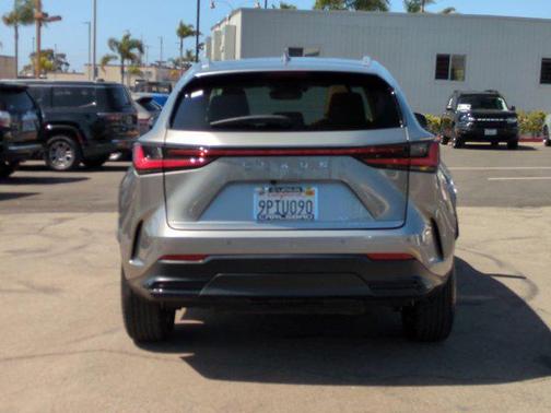 2025 Lexus NX 350h Premium