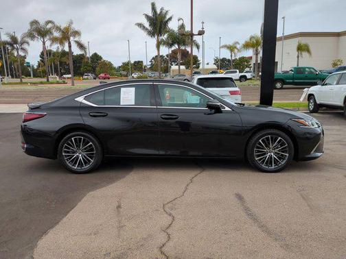 2023 Lexus ES 300h Base