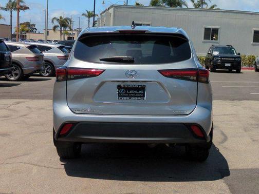 2023 Toyota Highlander LE