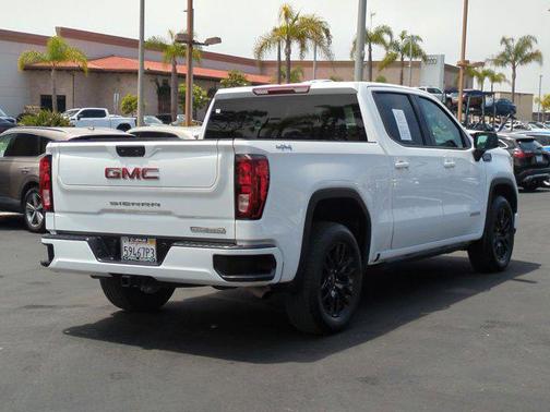 2022 GMC Sierra 1500 Elevation
