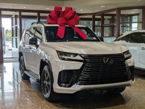 2025 Lexus LX 700h Overtrail