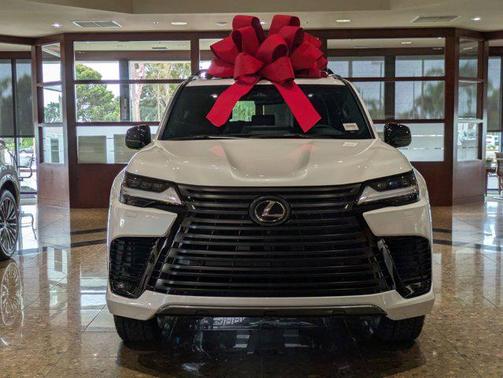 2025 Lexus LX 700h Overtrail