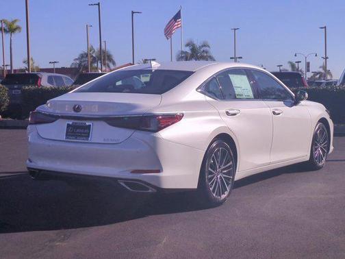 2025 Lexus ES 350 Base