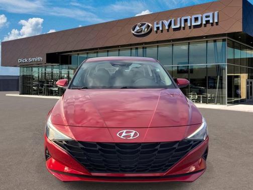 2023 Hyundai ELANTRA SE