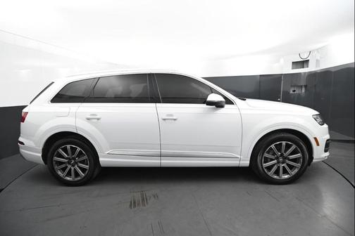 2019 Audi Q7 55 Premium Plus
