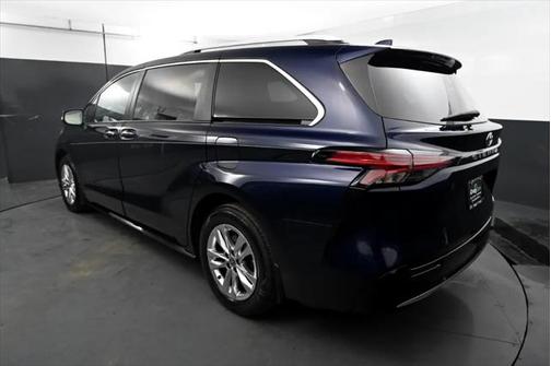 2022 Toyota Sienna Limited 7-Passenger