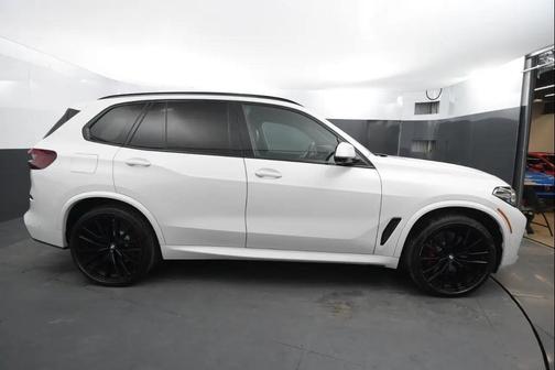 2022 BMW X5 M50i