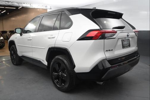 2020 Toyota RAV4 Hybrid SE