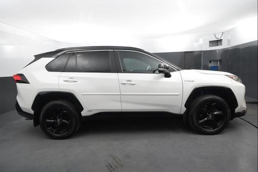 2020 Toyota RAV4 Hybrid SE