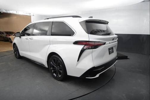 2022 Toyota Sienna XSE 7 Passenger