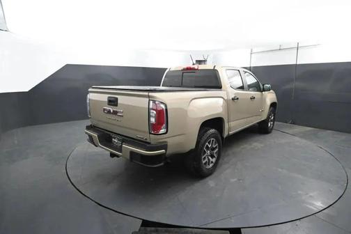 Desert Sand Metallic 2021 GMC Canyon AT4