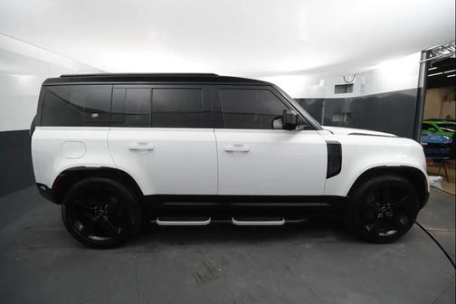 2024 Land Rover Defender 110 P400 X-Dynamic SE