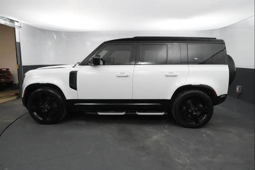 2024 Land Rover Defender 110 P400 X-Dynamic SE