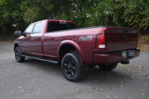 2017 RAM 2500 Laramie Crew Cab 4x4 8' Box