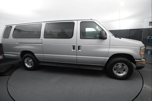 2011 Ford E350 Super Duty XLT
