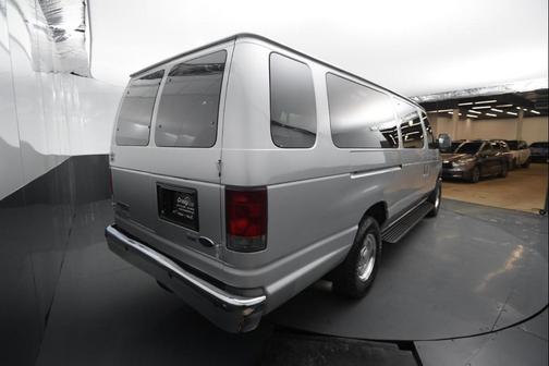 2011 Ford E350 Super Duty XLT