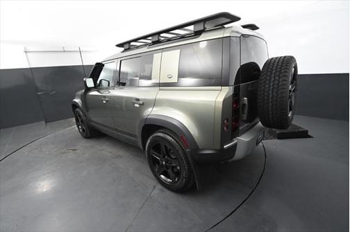 2022 Land Rover Defender 110 SE