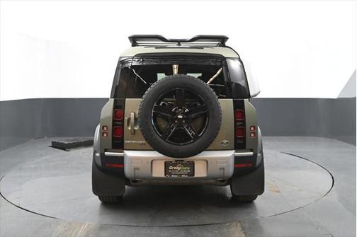2022 Land Rover Defender 110 SE