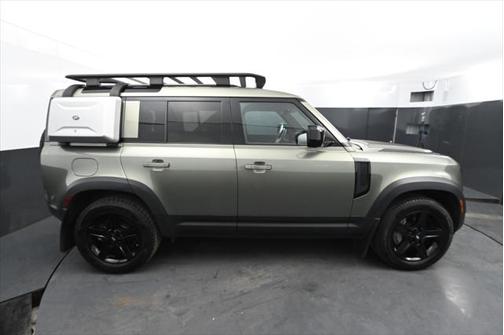 2022 Land Rover Defender 110 SE