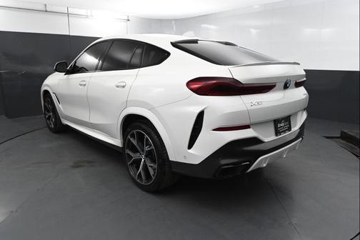 2022 BMW X6 xDrive40i