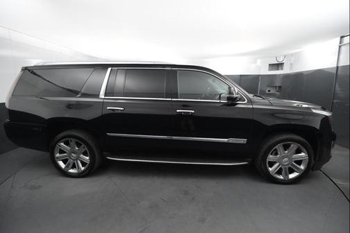 2017 Cadillac Escalade ESV Luxury