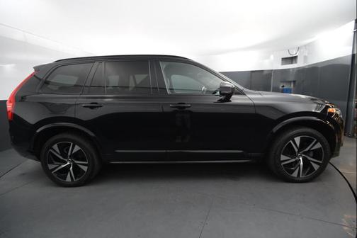 2020 Volvo XC90 T6 R-Design