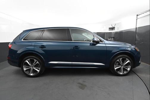 2021 Audi Q7 55 Premium Plus