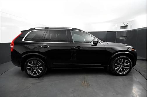 2019 Volvo XC90 T6 Momentum