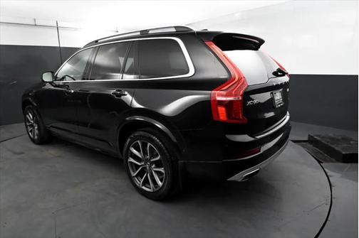 2019 Volvo XC90 T6 Momentum