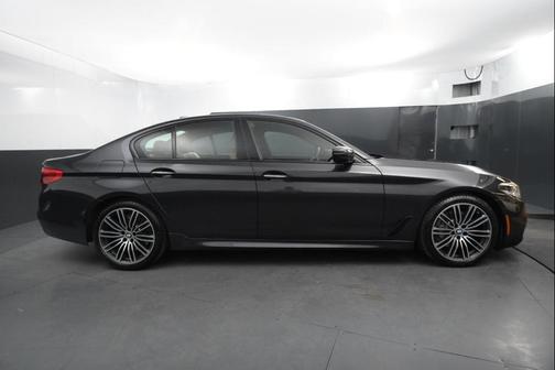 Dark Graphite Metallic 2017 BMW 540 xDrive