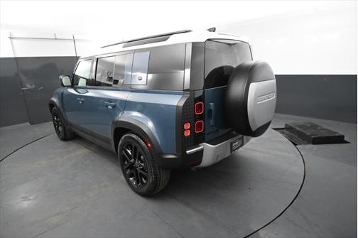 2020 Land Rover Defender 110 SE