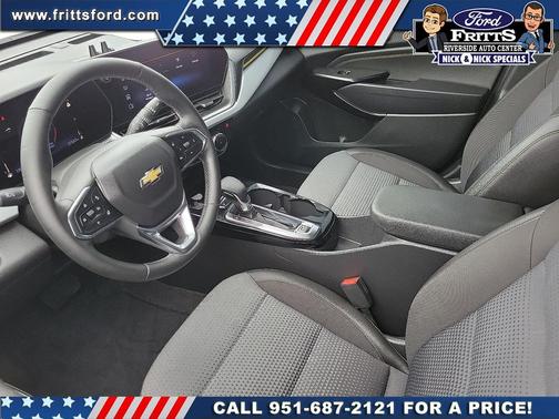 Summit White 2024 Chevrolet Trax LT